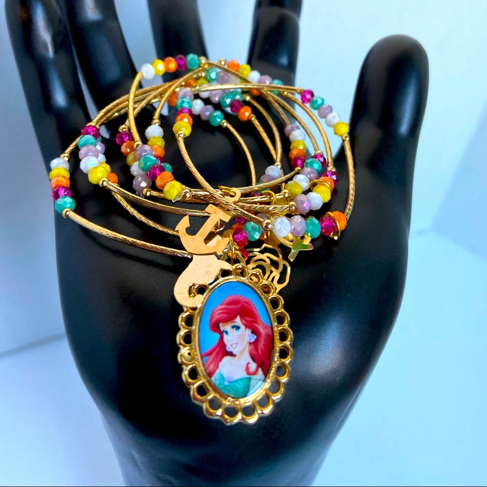 beautiful set of 7 bracelets
gold plated and crystals for girls🌼